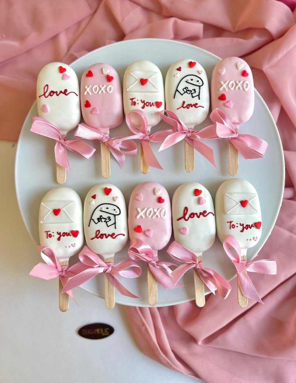 Valentines Cakesickles (per piece)