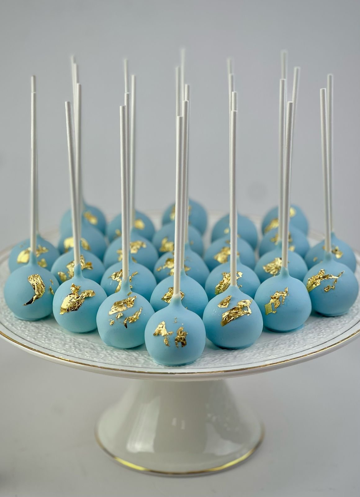 Sky Blue with Gold Leaf  Cakepop ( Per piece )